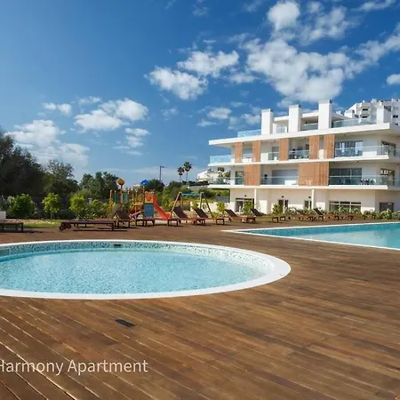 Harmony - Pool Front Апартаменты
