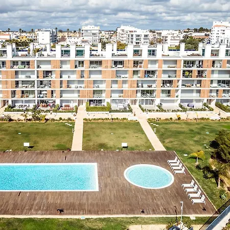 Harmony - Pool Front Апартаменты